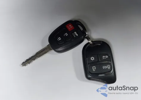 2016 Toyota Corolla S Plus из США, поврежденный, VIN 2T1BURHE3GC511316